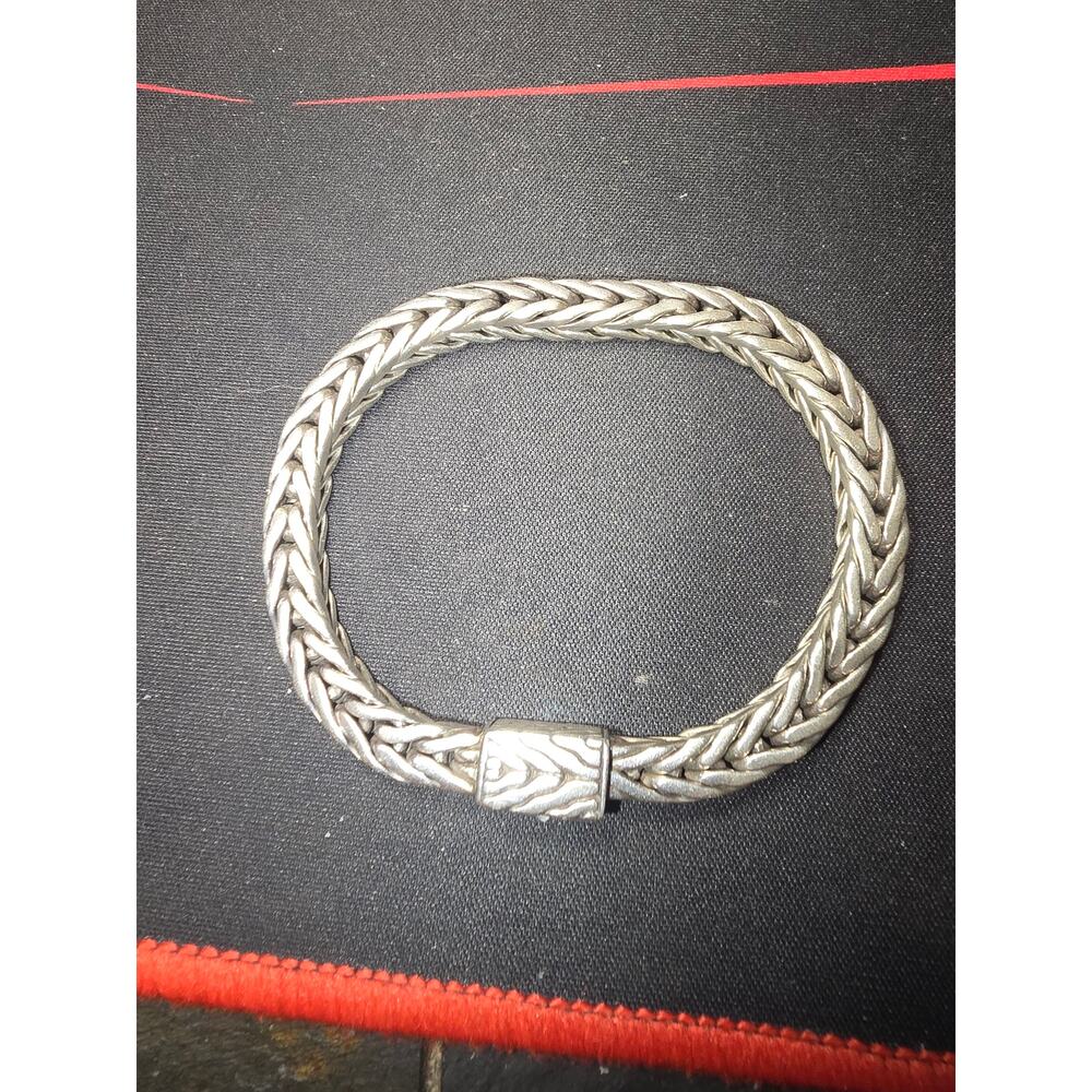 Heavy vintage John Hardy 925 bracelet 8" and 46 grams.
